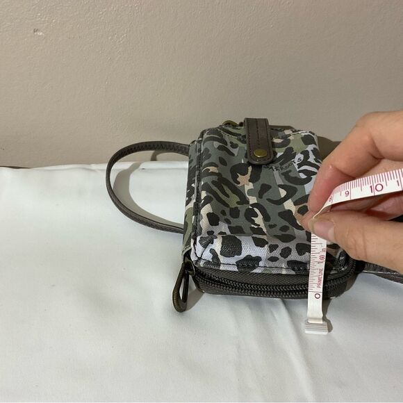 Sakroots Wristlet/Crossbody Wildlife inspired Animal Print - Picture 6 of 9